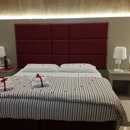 דירה S'oronzo Modern Town House לצ'ה